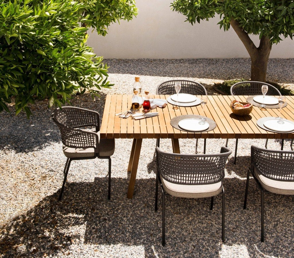 G8 Dining Set