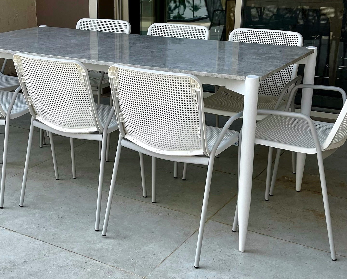 G4 Dining Set
