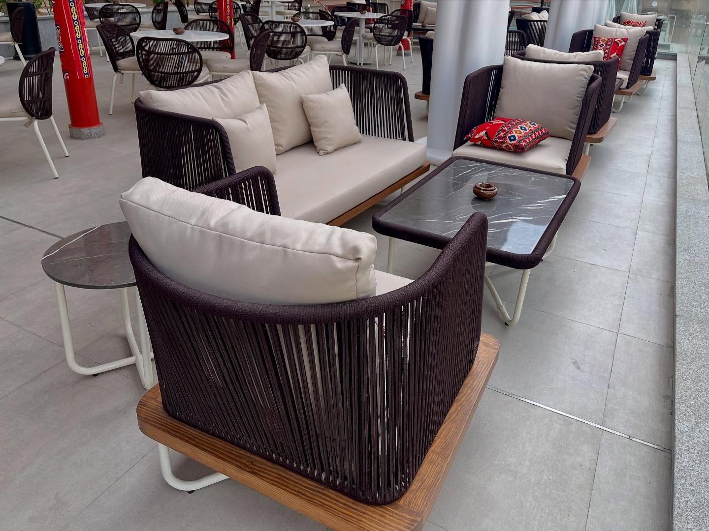 Vee Living Set