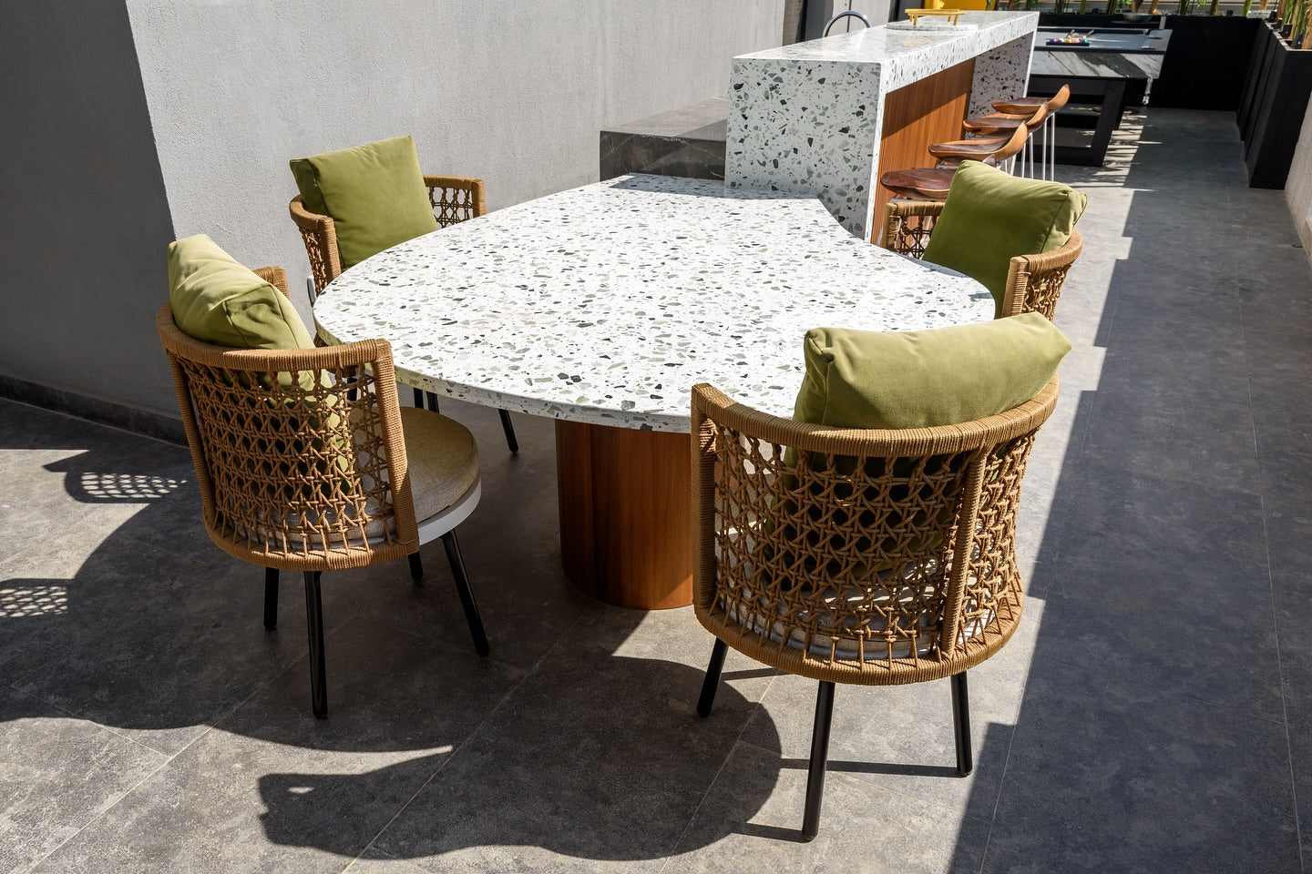 G3 Dining Set
