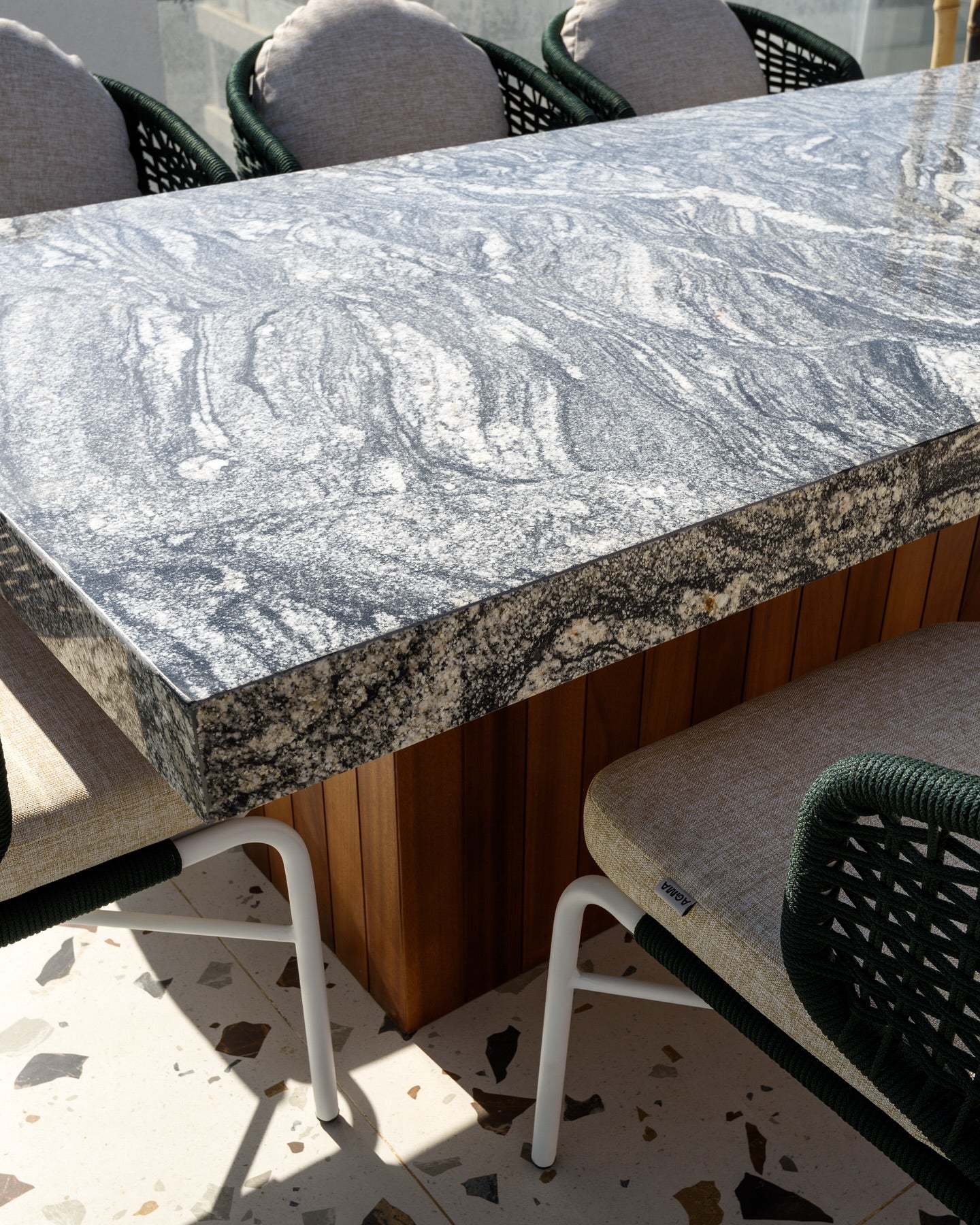 G1 Dining Set